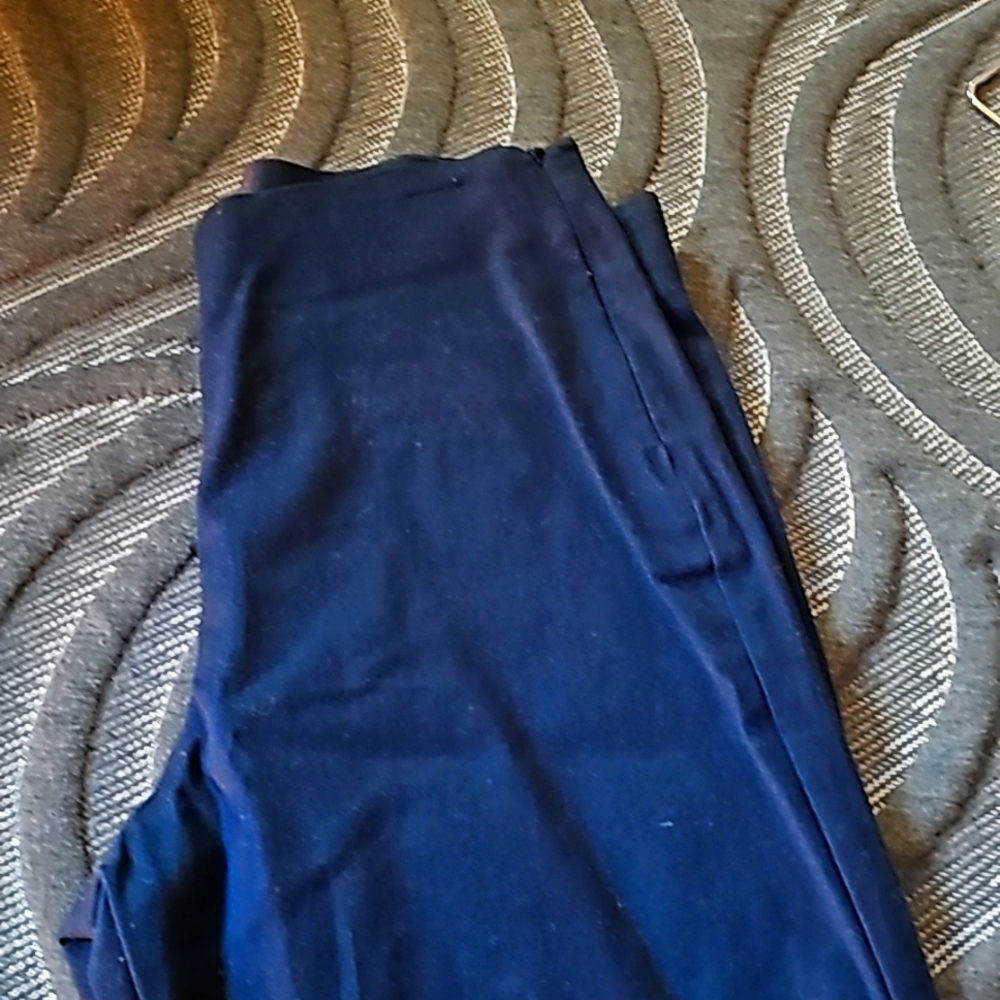 Old Navy size 8 ankle pixie pant,  Navy blue